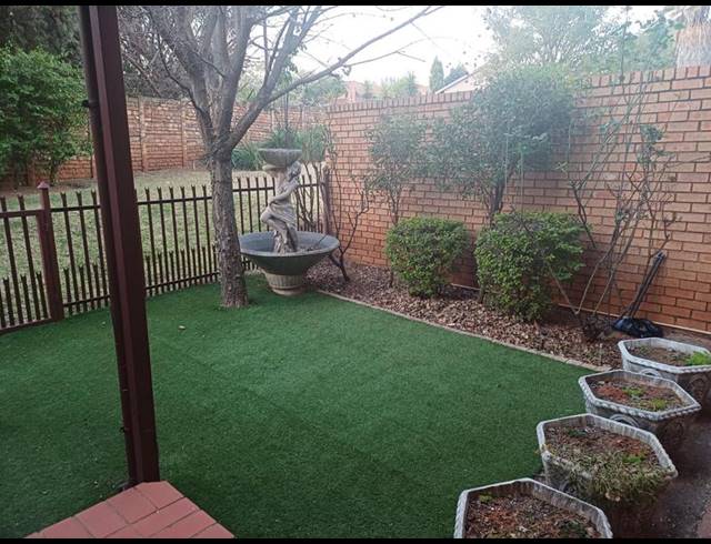 2 BEDROOM PROPERTY TO RENT IN CLUBVIEW